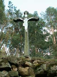 kamenný kříž na Kalvárii v Kolinci