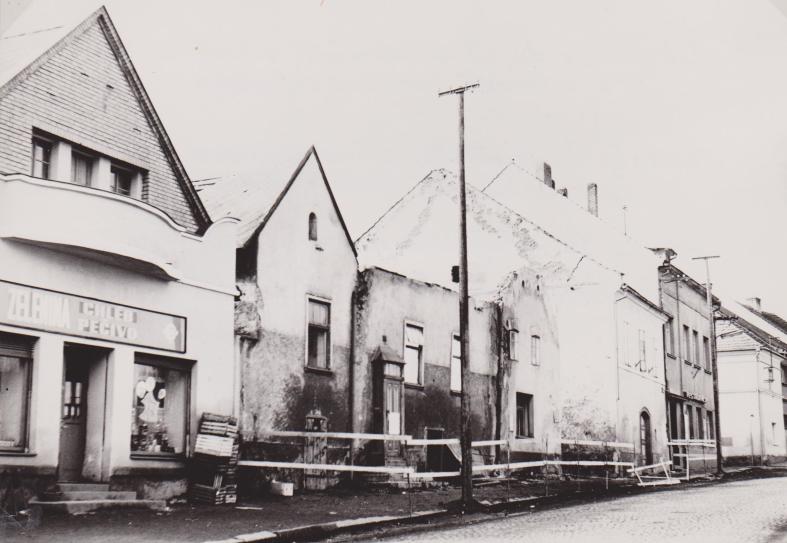 �p. 51, 128, 110, radnice �p. 120 a �p. 49, r. 1974