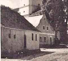 �p. 19 r. 1941, v pozad� �p. 15