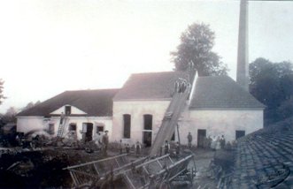pohled na budovu lihovaru r. 1900 