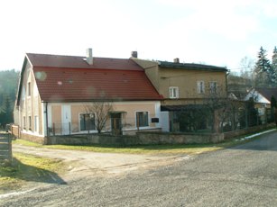 vlevo �p. 243, vpravo �p. 57, r. 2010