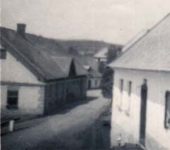 pohled na ml�n od Su�ice r. 1965, vpravo �p. 131