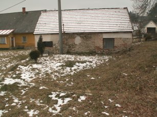 Obecn staven, ped nm pozemek bval pastuky, r. 2011